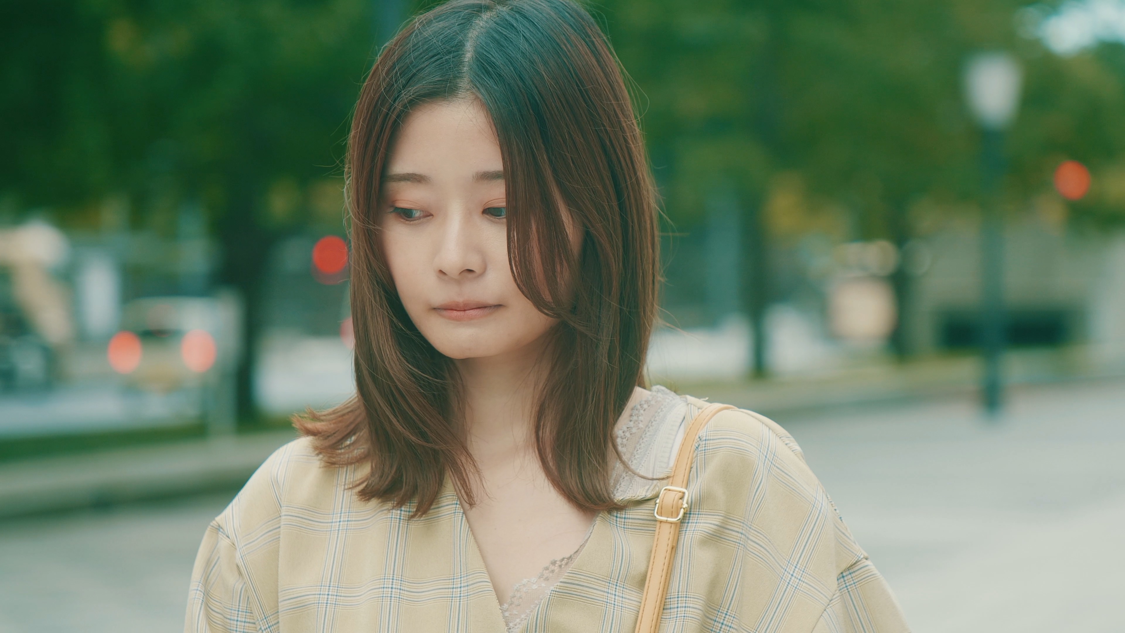 作曲家・幸耕平氏が手掛ける今楽曲は、作詩に松井五郎氏を起用。松井氏の筆により、大石まどか自身の等身大となる世代の女性の前向きな恋愛を描いた作品です。