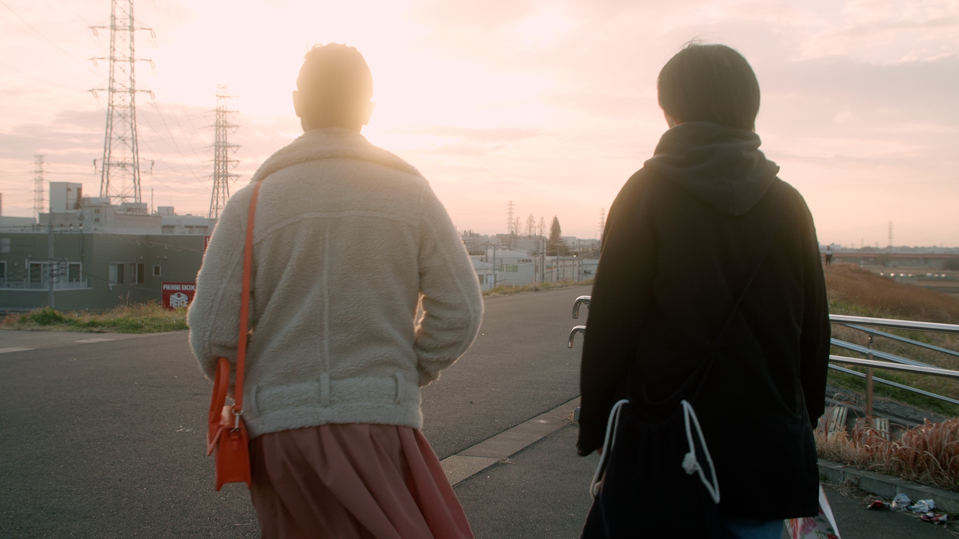 今は別々の道を歩んでいる二人。長い時間今日中に秘めていた痼、すいばりのように刺さる二人の言葉がちくりと痛む。