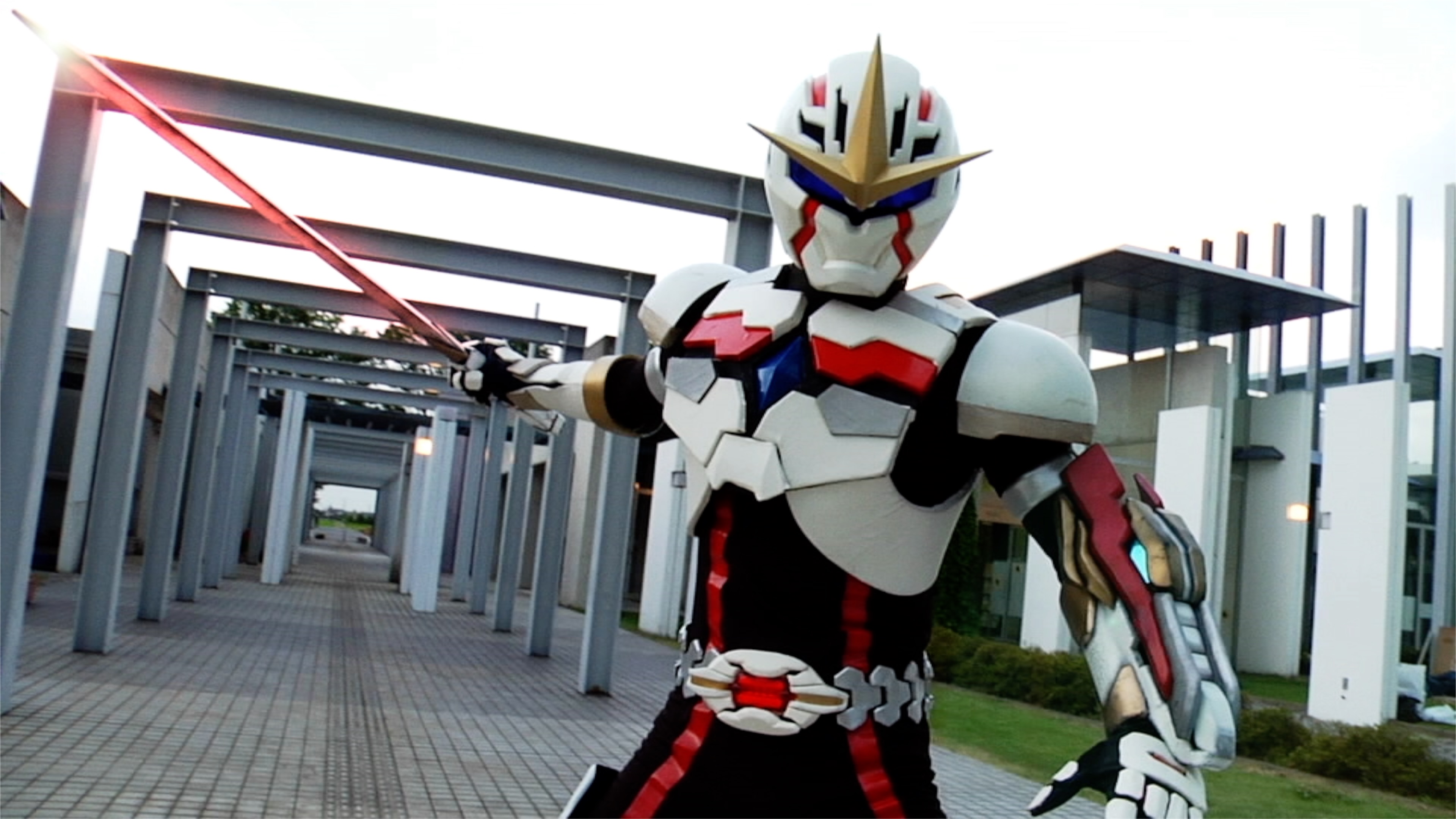 2015年まで日本大学藝術学部のサークル・特撮部が主体となり制作していた自主制作の特撮ヒーロー作品。1時間越えの超大作が全3作品とYoutubeドラマが数本制作されており、２作目の『銀河超速キャプテリオン～光を継ぐもの～』の後編でメインカメラマンとしてデビュー、３作品目の『銀河超速キャプテリオン～遥かなる陰謀～』では全編で撮影監督を務めた。